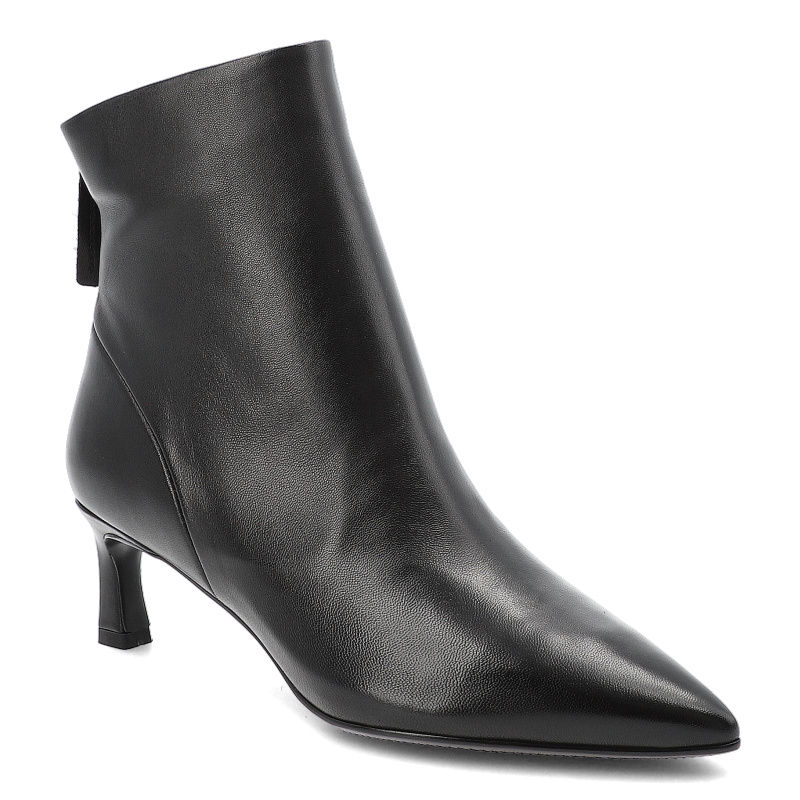 Botki damskie S. Barski, na szpilce skórzane licowe z noskiem w szpic i zapinane na zamek, czarne, CR52-661