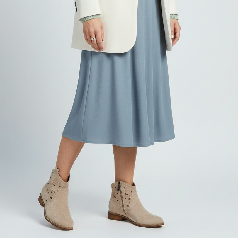 Botki damskie Vinceza, materiałowe na płaskim obcasie i ażurowe zapinane na suwak, beżowe, 39960-LT-BE-J