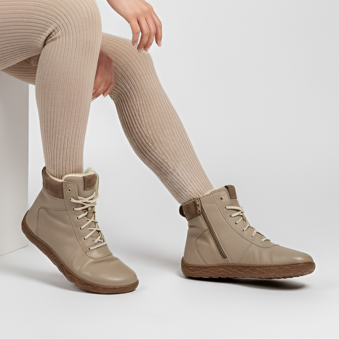 Trzewiki damskie Barefoot Wasak, licowe na płaskiej podeszwie i ocieplane futerkiem, beżowe, 768