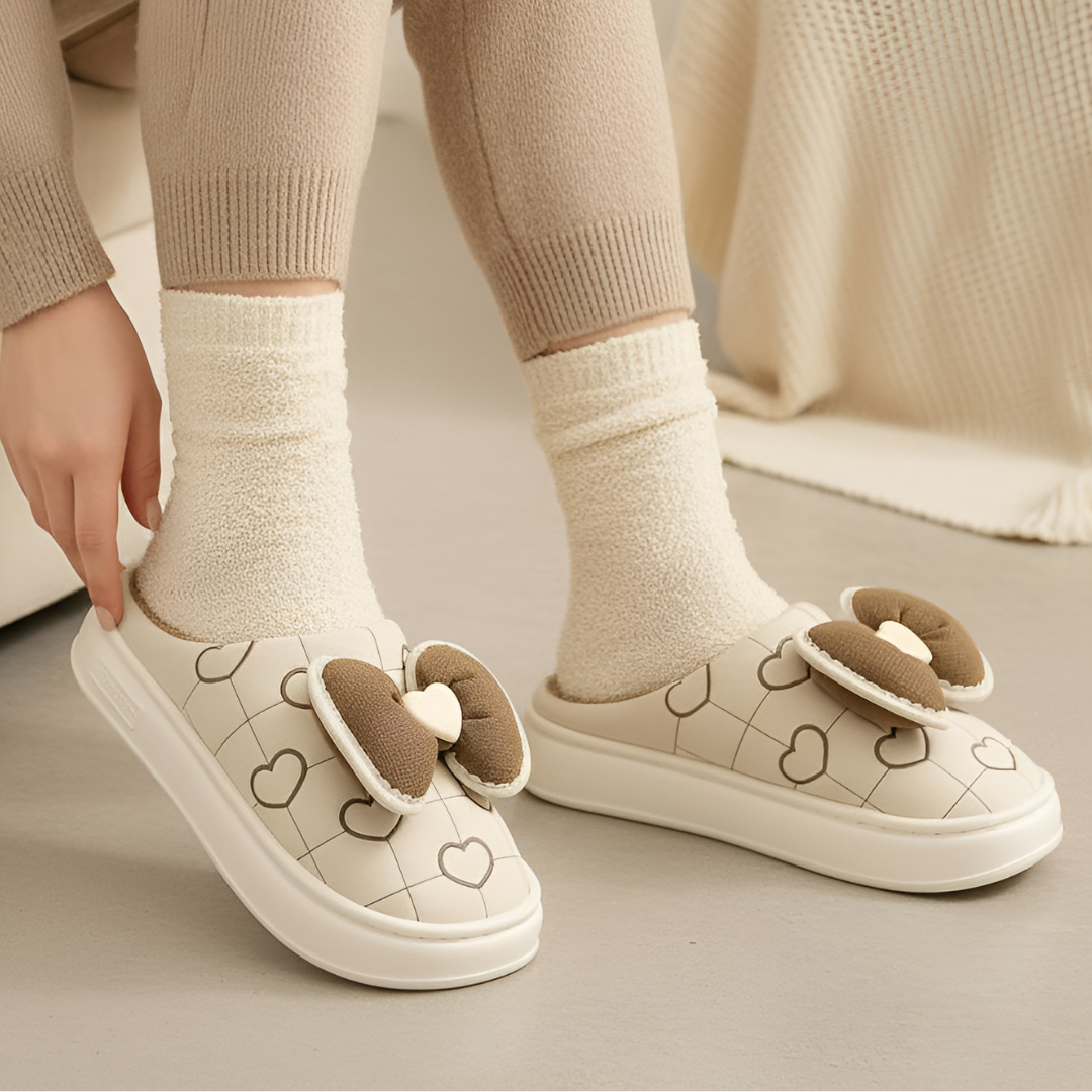 Kapcie damskie Filippo, ocieplane futerkiem z kokardą do domu i na prezent, beżowe, DK7482-25-BE