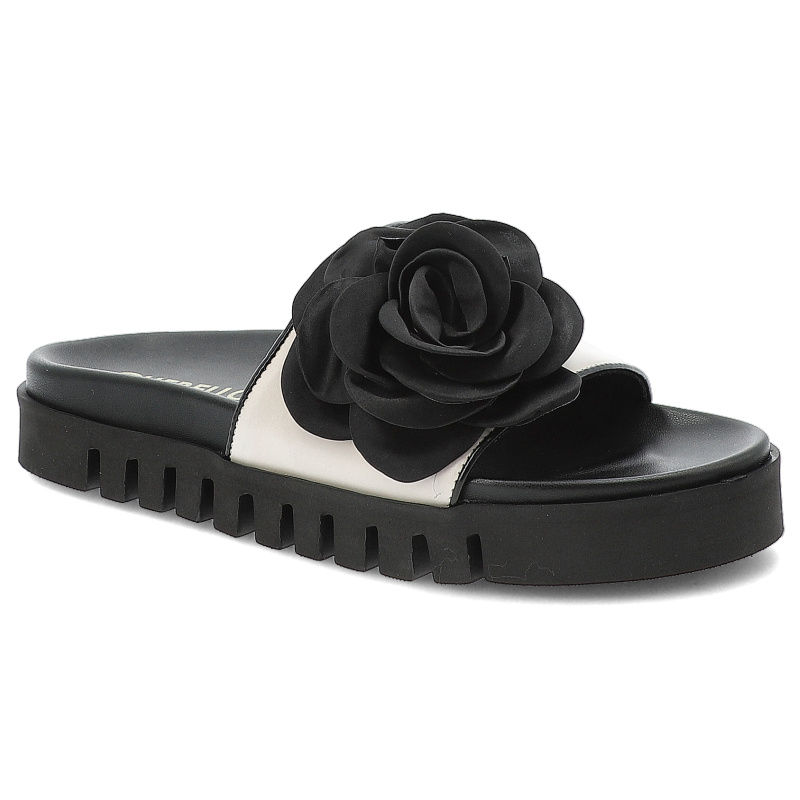 Klapki damskie Chebello, skórzane na platformie z ozdobnym kwiatem, beżowe, 4739-513