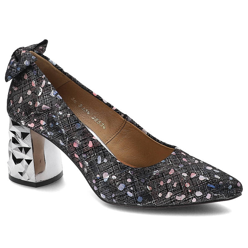 Czółenka damskie Maciejka, na stabilnym obcasie z ozdobnym wzorem i efektownym wykończeniem, różowe, 05334-15-00-1