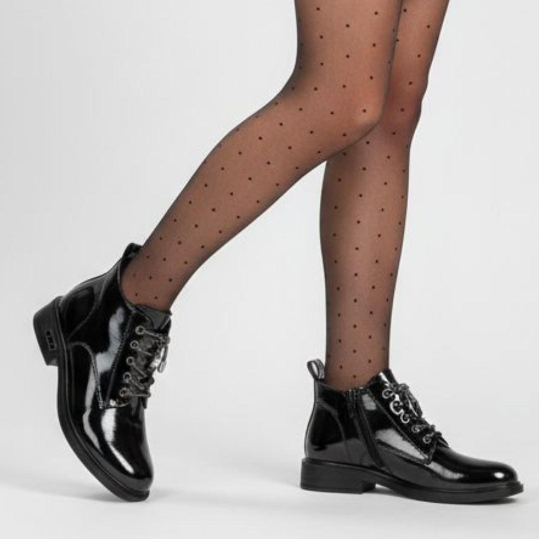 Botki damskie S. Barski, eleganckie na płaskim obcasie i skórzane lakierowane, czarne, MR52-124