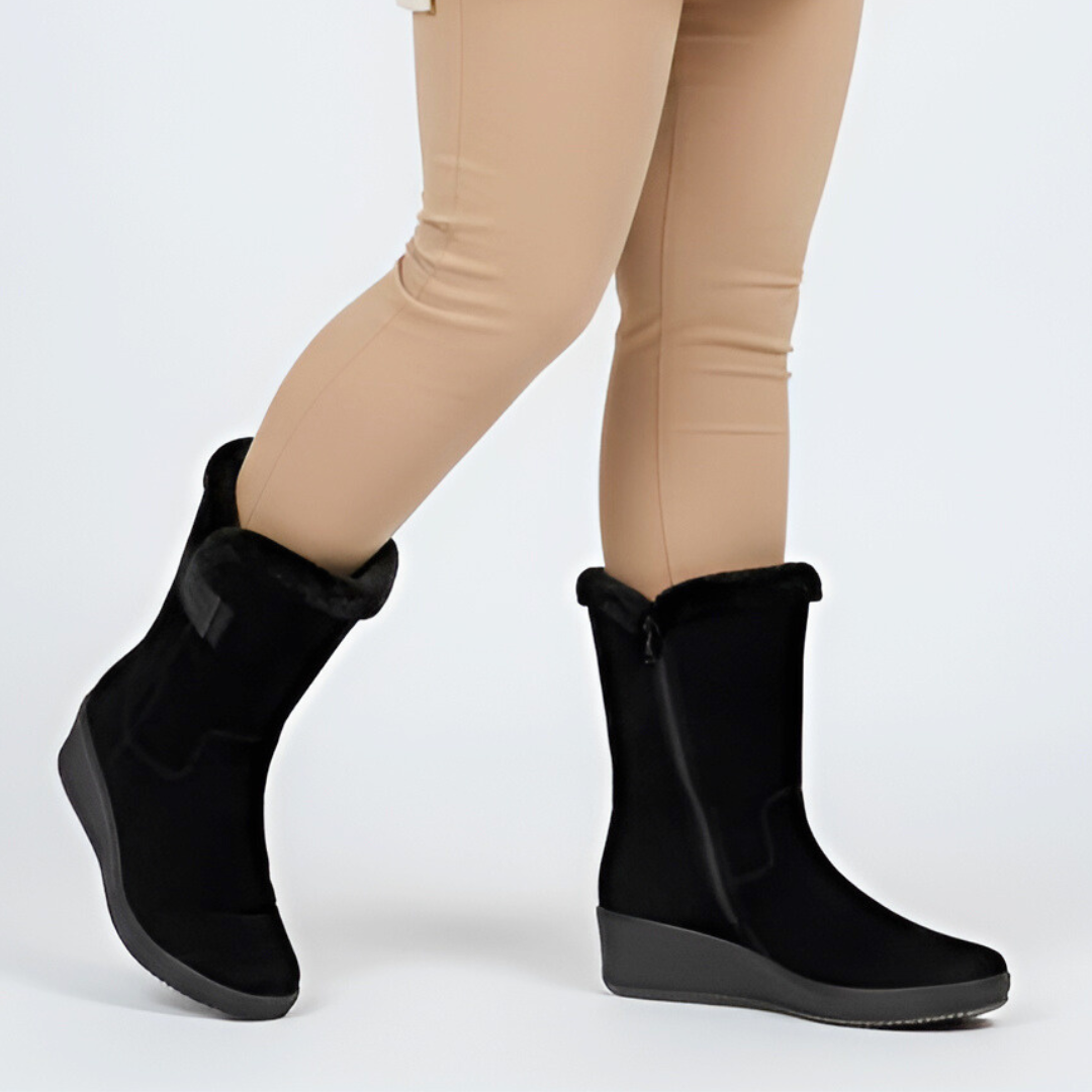 Botki damskie Rieker, klasyczne z futerkiem wewnątrz i na niskim koturnie, czarne, Y4456-00