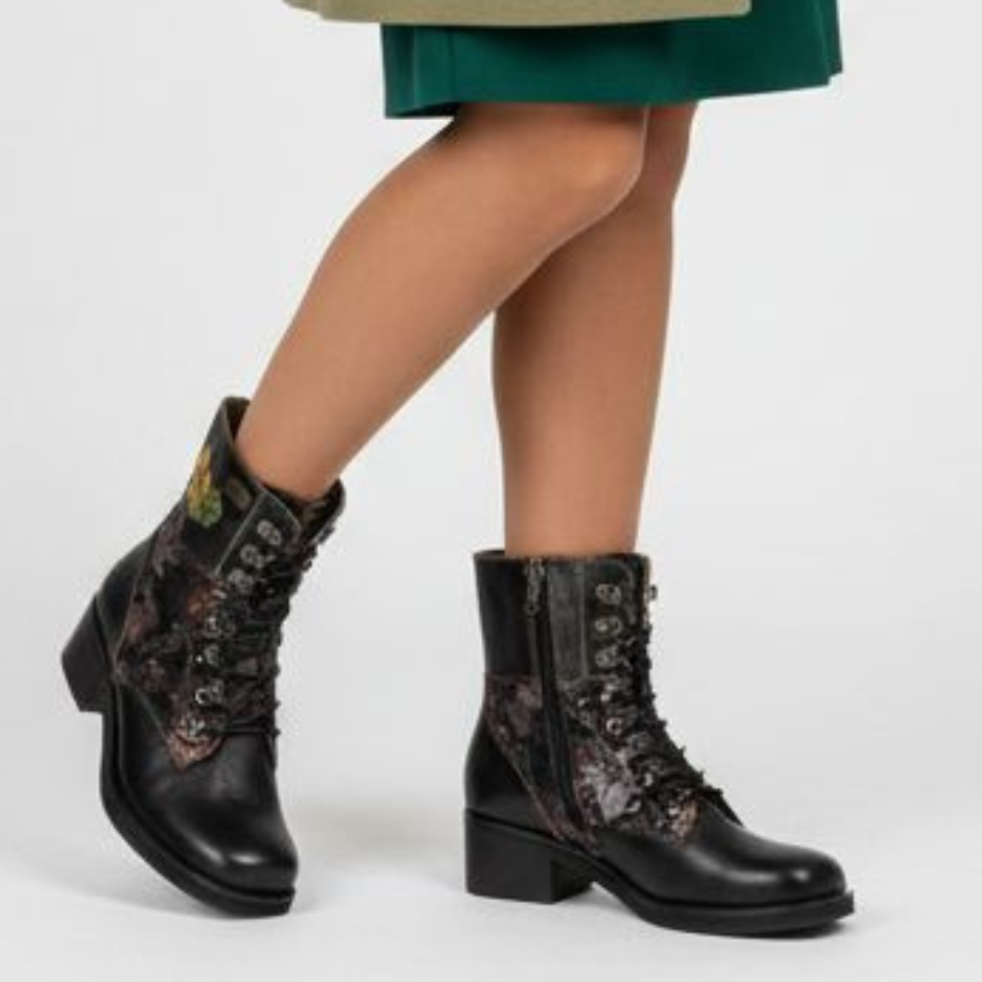 Botki damskie Laura Vita, na klocku i cholewka ze skóry za kostkę we wzory, czarne, SO2014-3