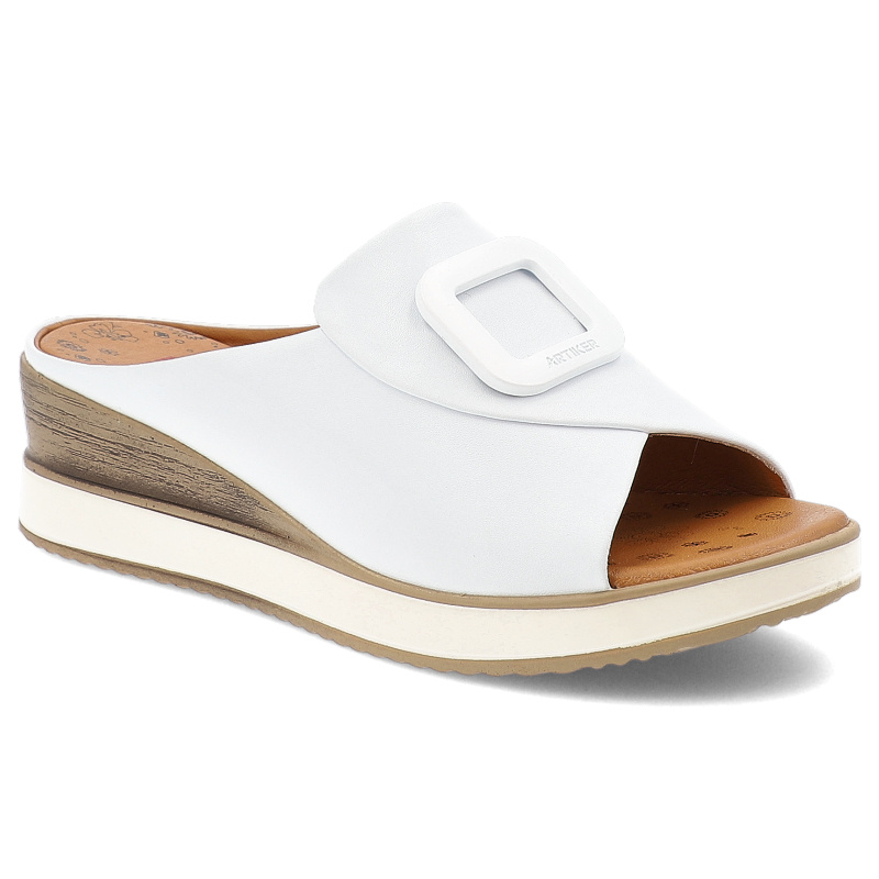 Klapki damskie Artiker, ze skóry naturalnej na koturnie z wygodnymi wkładkami, białe, 56C2144