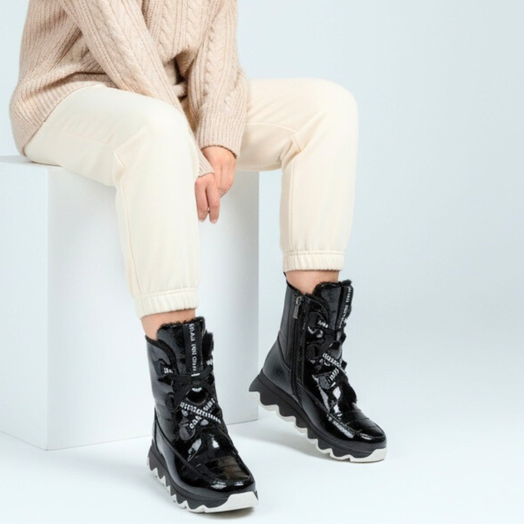 Botki damskie Artiker, naturalna skóra licowa o lakierowanym wykończeniu z klasycznym sznurowaniem i bocznym zamkiem oraz masywną podeszwą, czarne, 4