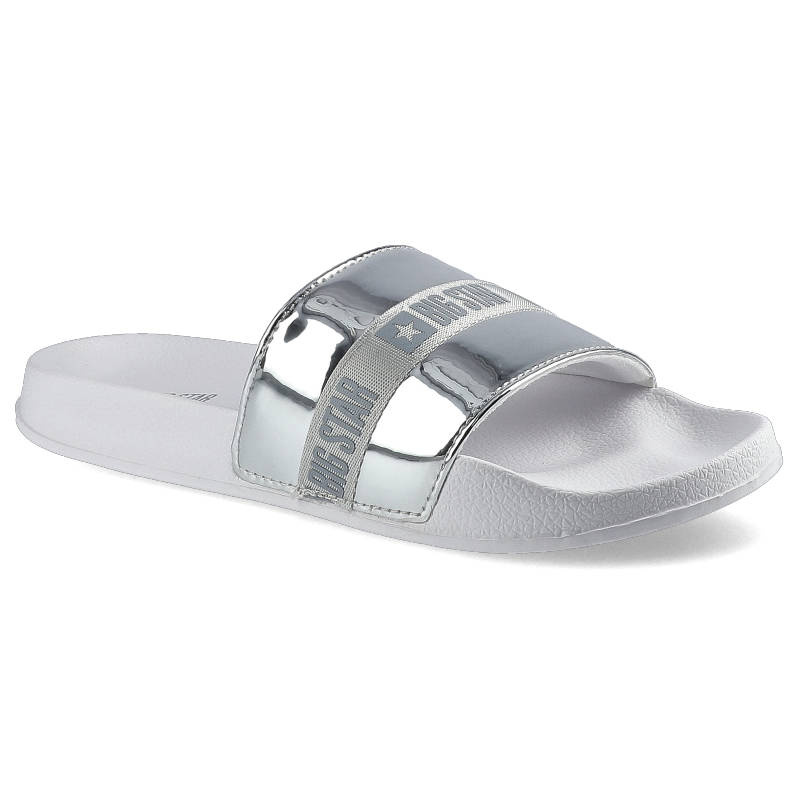 Klapki damskie Big Star, wodoobporne tworzywo płaskiej profilowanej podeszwy z materiałowym lakierowanym paskiem na śródstopiu, srebrne, HH274A043
