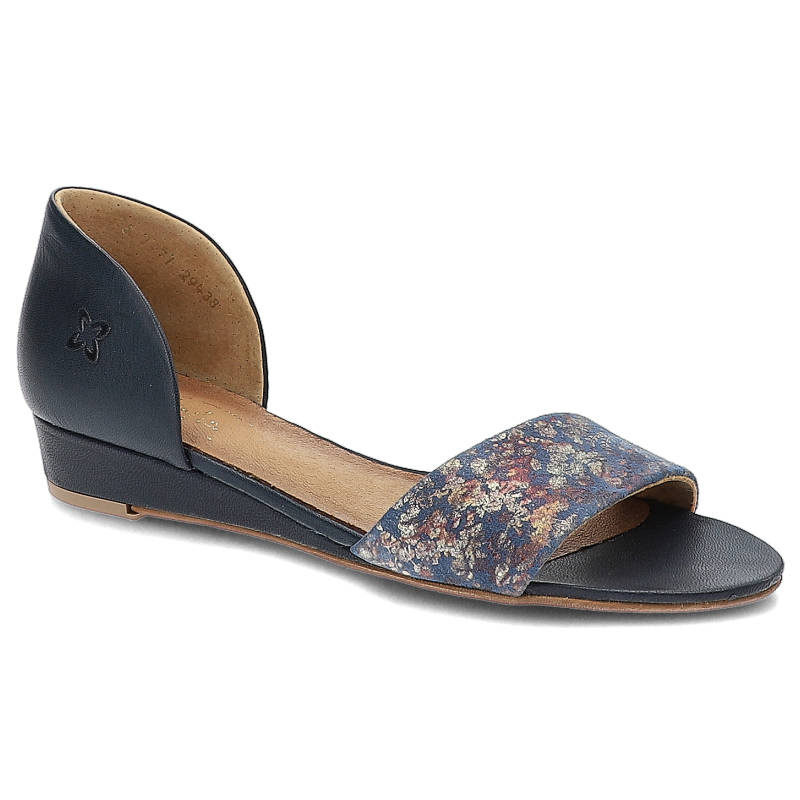 Sandały damskie Maciejka, skóra naturalna i na płaskiej podeszwie z minimalnym koturnem, granatowe, 01971-50-00-5