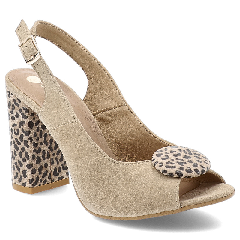 Sandały damskie Armodo, skórzane na wysokim obcasie z ozdobą w panterkę na sprzączkę, beżowo-panterkowe, 1819