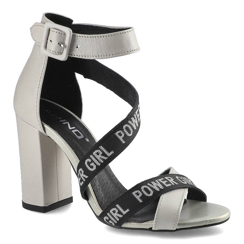 Sandaly damskie Karino, naturalna skóra licowa w jasnym kolorze z paskami tekstylnymi z nadrukiem regulowanym zapięciem na sprzączkę oraz stabilnym o