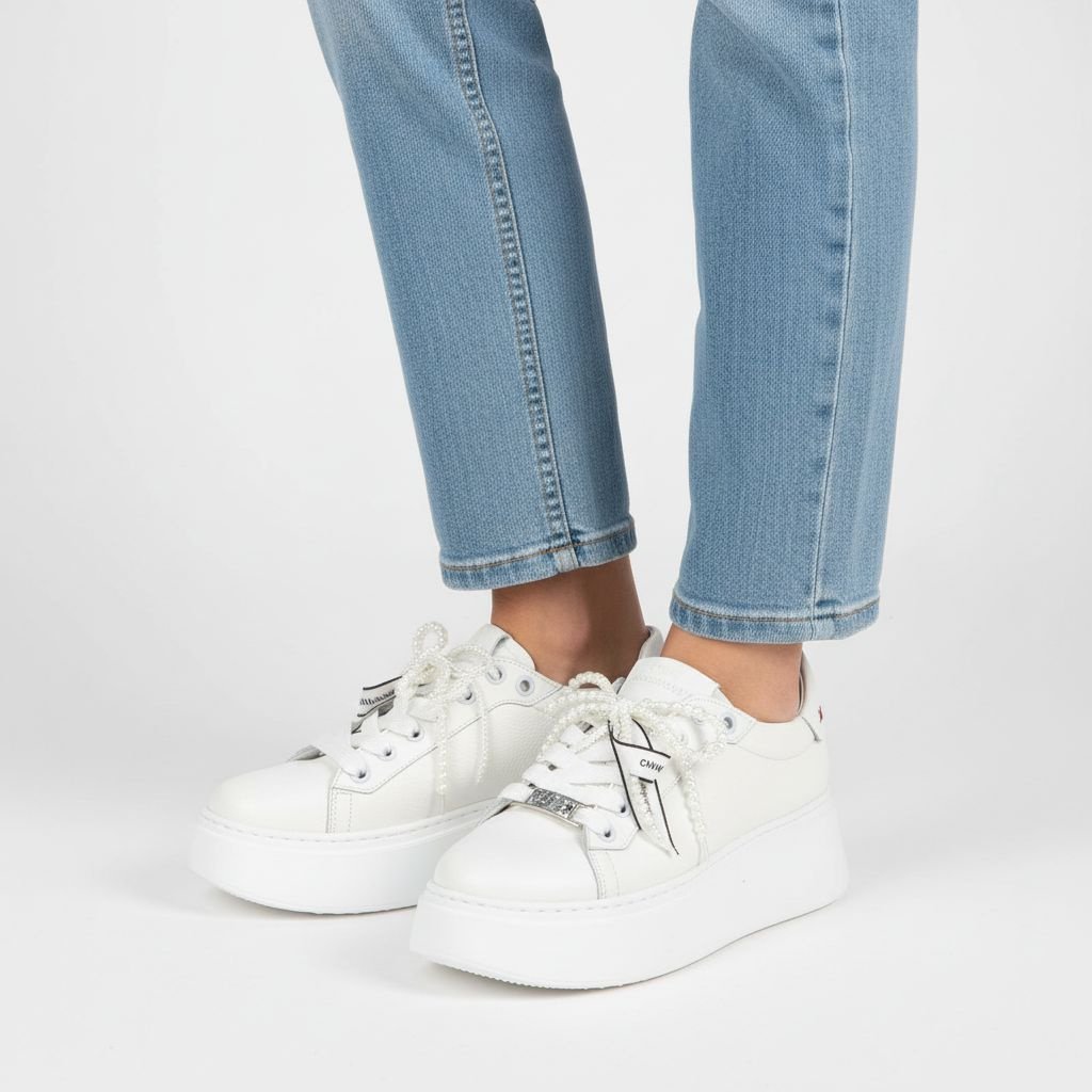 Sneakersy damskie Chebello, cholewka ze skóry naturalnej gładkiej klasyczne sznurowanie ozdobne detale masywna podeszwa zapewniająca stabilność i wyg