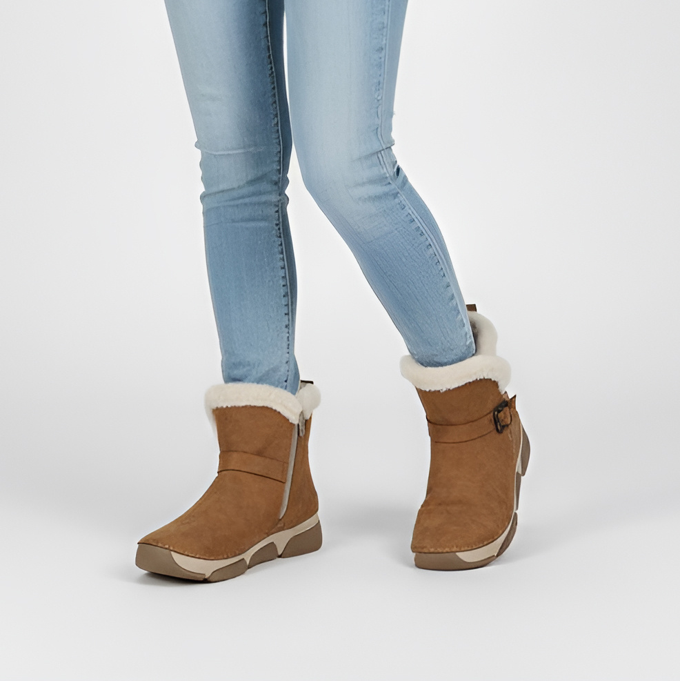 Śniegowce damskie Rieker, futerko na solidnej podeszwie i zapinane na suwak, brązowe, 45966-20