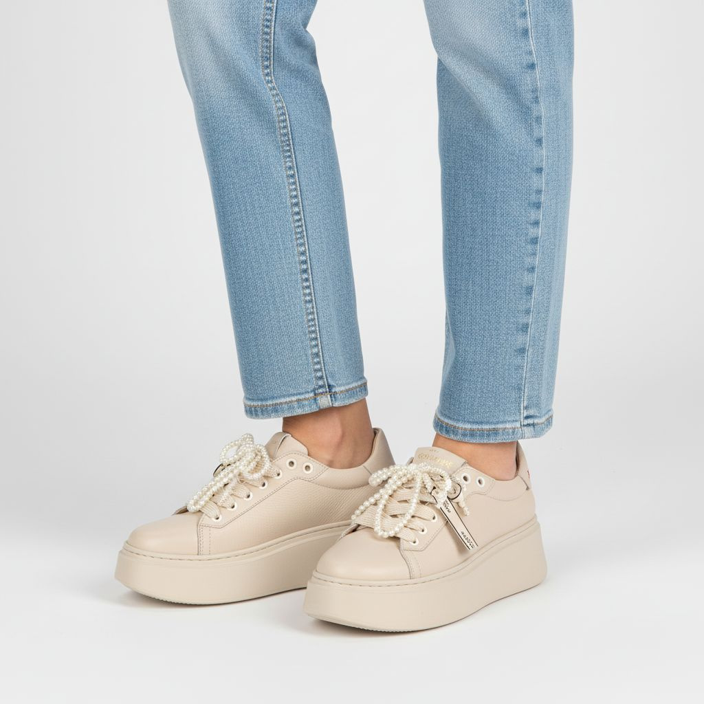 Sneakersy damskie Chebello, cholewka ze skóry naturalnej gładkiej ozdobne sznurowanie z dekoracyjnymi elementami masywna platforma zwiększająca komfo