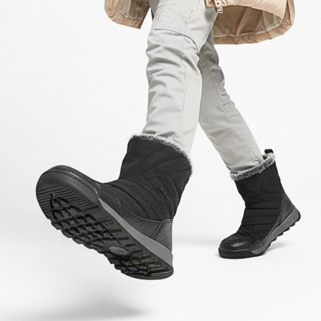 Śniegowce męskie Cross Jeans, z ocieplanego materiału tekstylnego wsuwane i wyposażone w antypoślizgową podeszwę, czarne, KK2R4014C