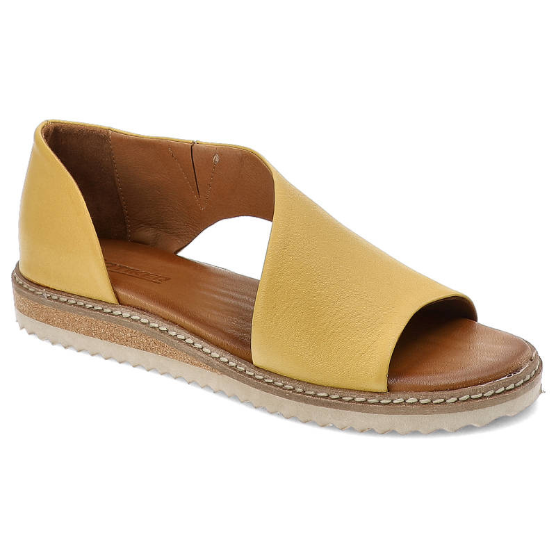 Sandały damskie Artiker, naturalna skóra licowa w żółtym kolorze z szerokimi paskami obejmującymi stopę oraz płaską podeszwą z dekoracyjnym obszyciem