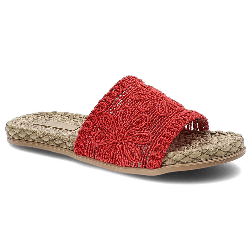 Klapki damskie Artiker, z materiału tekstylnego z szerokim haftowanym paskiem na przodzie wsuwaną konstrukcją i plecioną wkładką o wyraźnej strukturz