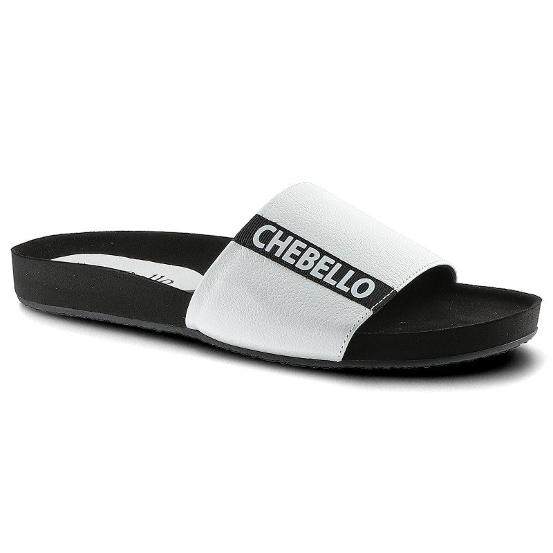 Klapki damskie Chebello, wykonane z materiału syntetycznego o gładkiej powierzchni z szerokim paskiem na przodzie oraz płaską profilowaną podeszwą, b