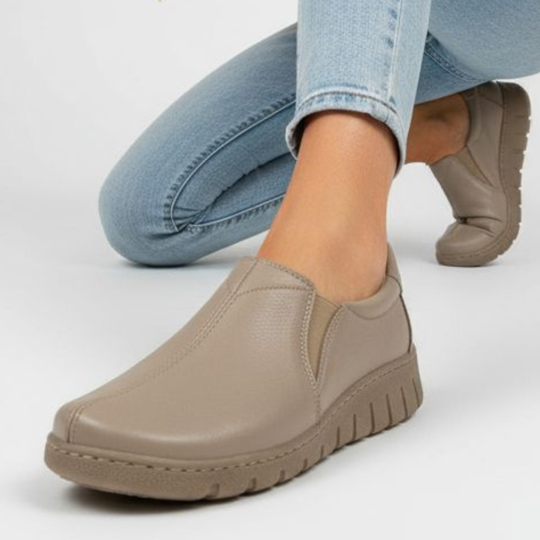 Półbuty damskie Wasak, płaskie skórzane na szeroką stopę z gumką w podbiciu, latte, 415N