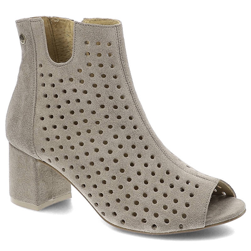 Botki damskie Maciejka, ze skóry naturalnej zamszowej z ażurową cholewką bocznym zapięciem na suwak skórzanym wnętrzem i wkładką oraz obcasem typu kl