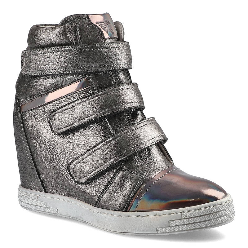 Sneakersy damskie Karino, lakierowana skóra naturalna zapinana na trzy rzepy i na płaskim obcasie, srebrno-szare, 1694-127-P