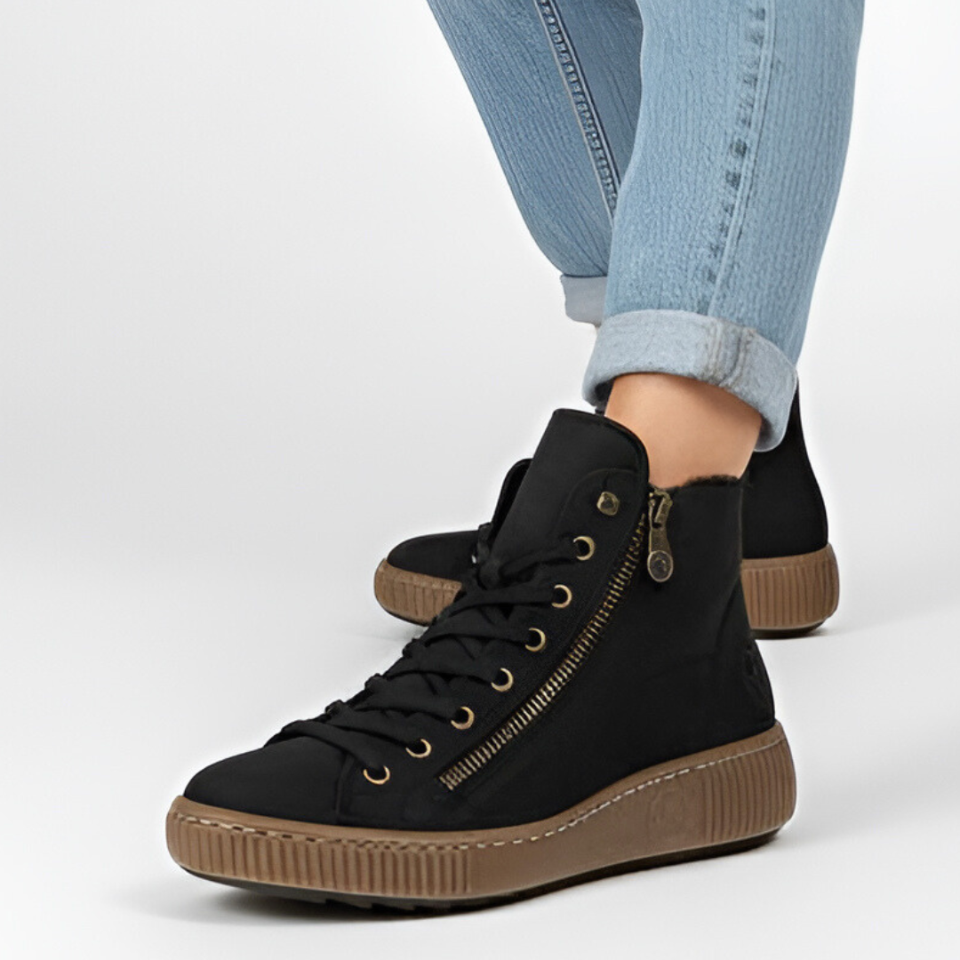 Botki damskie Rieker, futerko wewnątrz i płaska podeszwa z tworzywa, czarne, Z6610-00