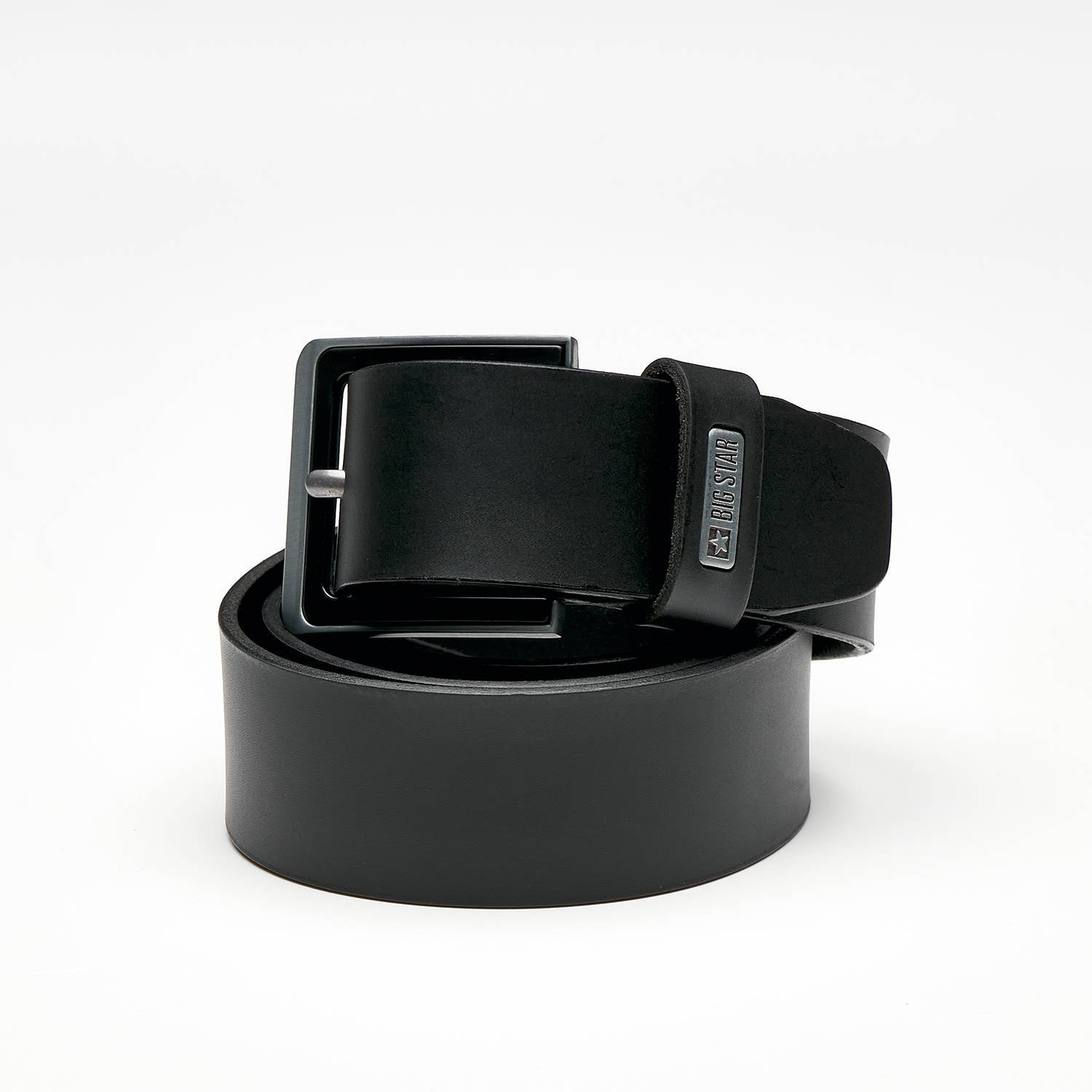 Pasek męski Big Star, naturalna skóra licowa w czarnym kolorze z prostą metalową klamrą z tłoczonym logo oraz klasyczną szerokością do codziennego uż