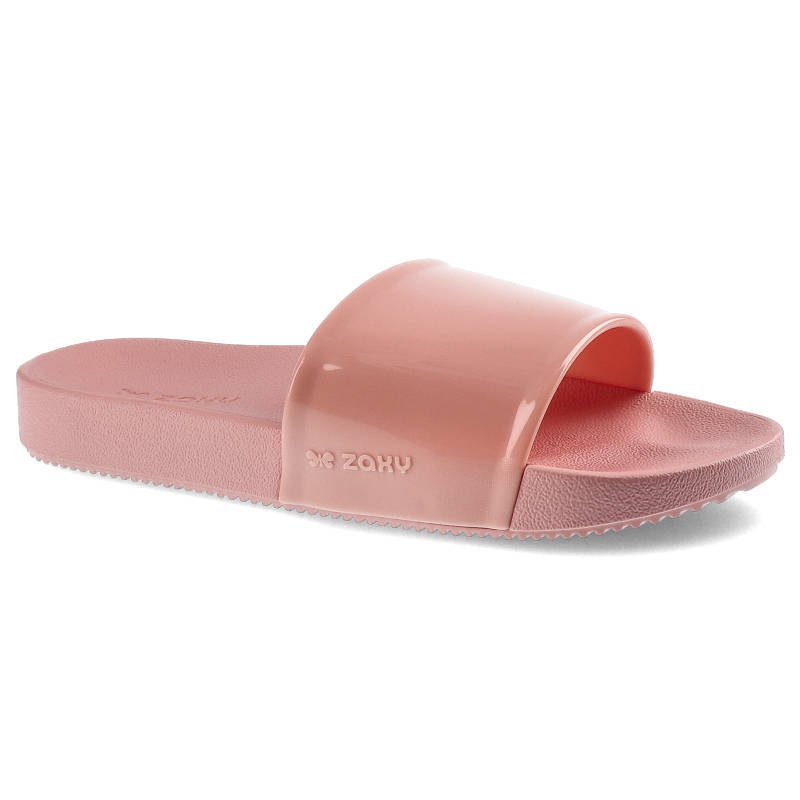 Klapki damskie Zaxy, wykonane z materiału syntetycznego o połyskującej powierzchni z szerokim paskiem na przodzie oraz płaską profilowaną podeszwą, r