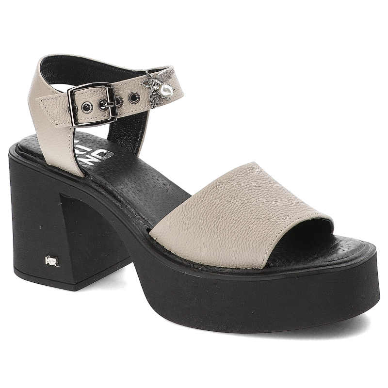 Beżowe Sandały Karino Modne Obuwie Damskie