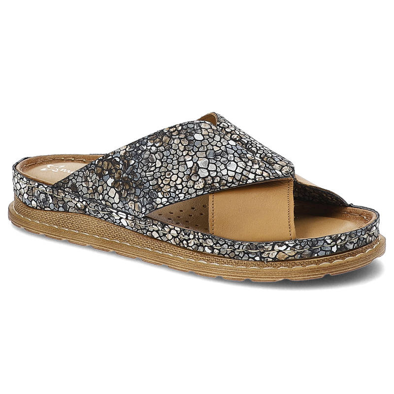 Klapki damskie Maciejka, ze skóry naturalnej licowej z szerokim paskiem o fakturowanej powierzchni wsuwaną konstrukcją skórzaną wkładką i warstwową p