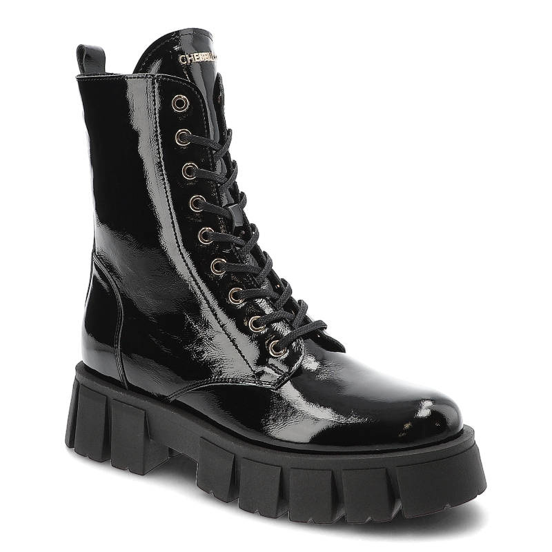Botki damskie Chebello, cholewka z lakierowanej skóry naturalnej z wysoką cholewką i klasycznym sznurowaniem masywna podeszwa o wyraźnym geometryczny