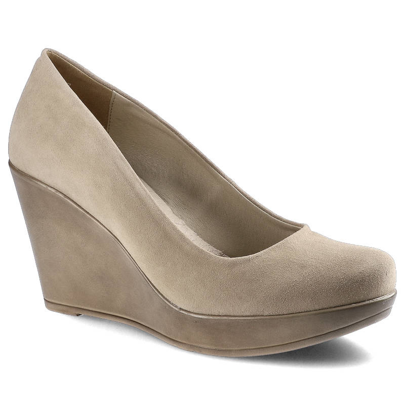 Czółenka damskie Karino, zamszowe koturny z pełnym noskiem i wygodną jednolitą platformą, beżowe, 1224-001-P