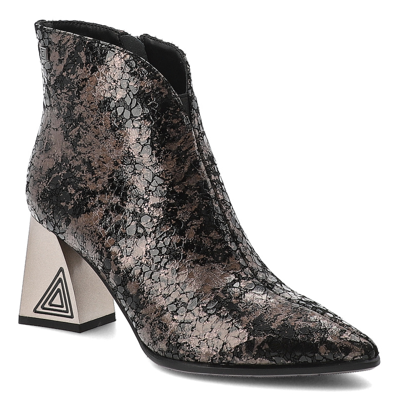 Botki damskie S. Barski, na słupku skórzane z ozdobną cholewką z noskiem w szpic i na zamek, czarne, CR52-679