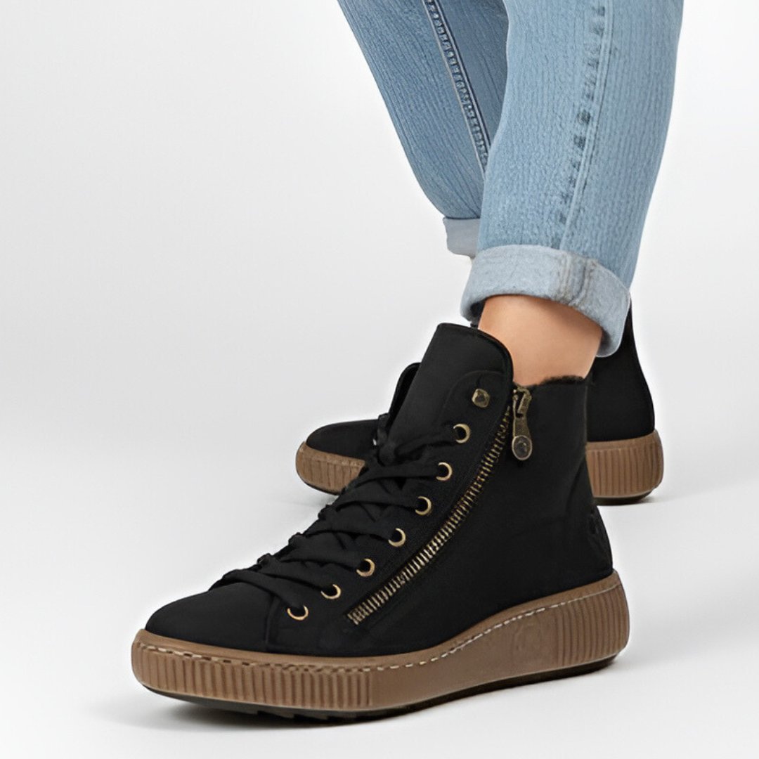 Botki damskie Rieker, futerko wewnątrz i płaska podeszwa z tworzywa, czarne, Z6610-00