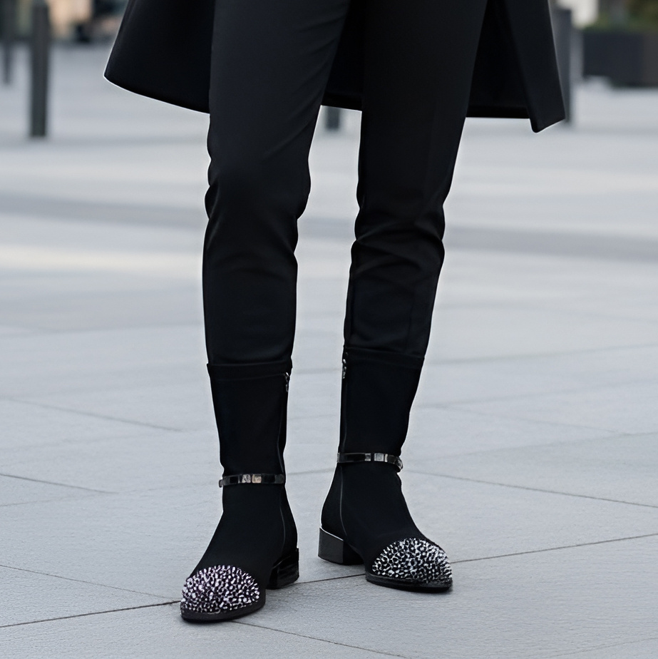 Botki damskie S. Barski, z ozdobnymi kamieniami na nosku i ocieplane futerkiem, czarne, MR52-165