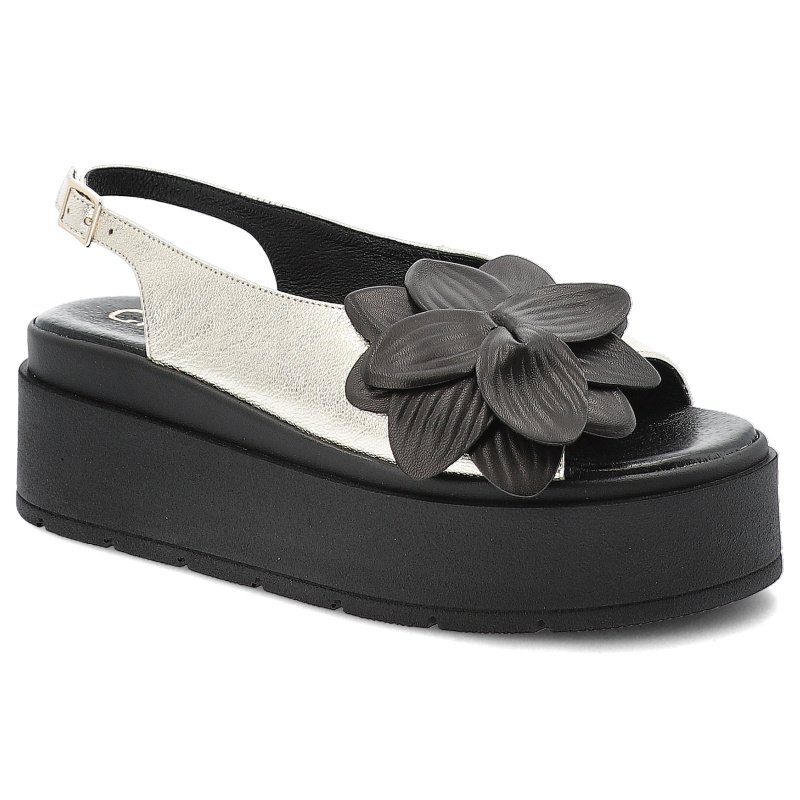 Sandały damskie Chebello, skórzane na gruej platformie z ozdobnym kwiatem i ze sprzączką, złoto-czarne, 4645-046
