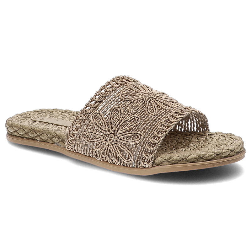 Klapki damskie Artiker, z materiału tekstylnego z szerokim haftowanym paskiem na przodzie wsuwaną konstrukcją i plecioną wkładką o wyraźnej strukturz