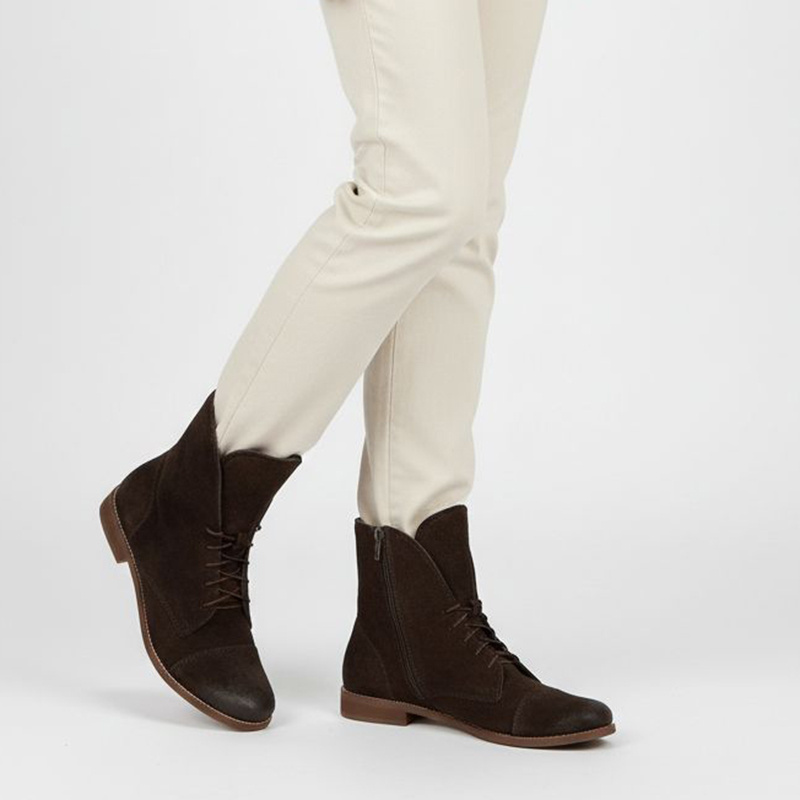 Botki damskie Armodo, skórzane za kostkę na płaskim obcasie i zapinane na zamek, czekolada, 4600