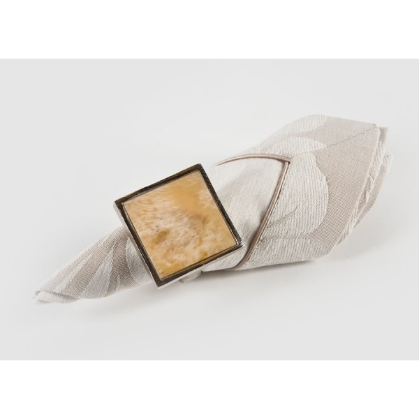 Obrączka na serwetę Kwadratowy kamień w beżu