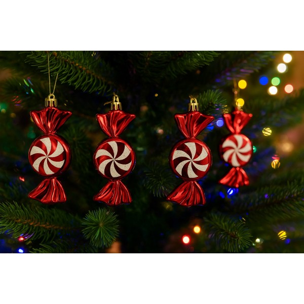 Komplet 4 bombek plastikowych Cukierek czerwono-biały 8532