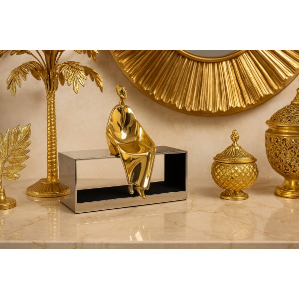 Ozdoba z mosiądzu Kobieta