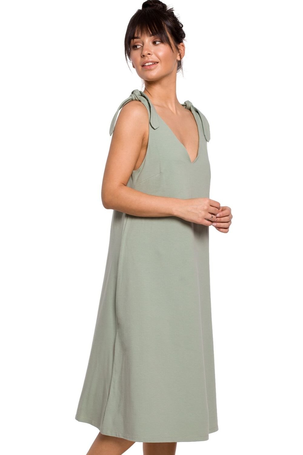 Bawełniana trapezowa sukienka oversize na ramiączkach na lato zielona