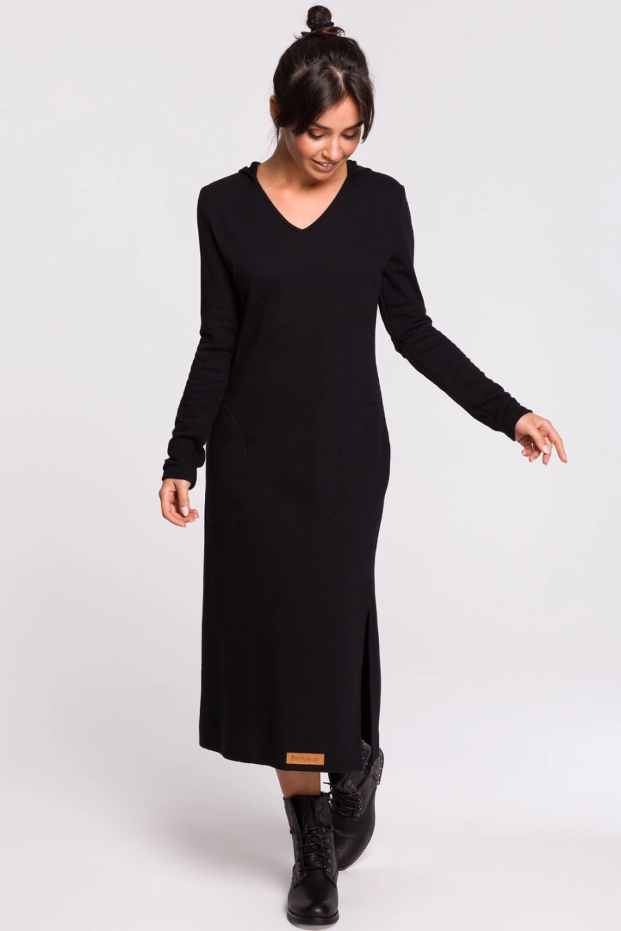 Długa sukienka dresowa z kapturem i dekoltem V bawełniana czarny