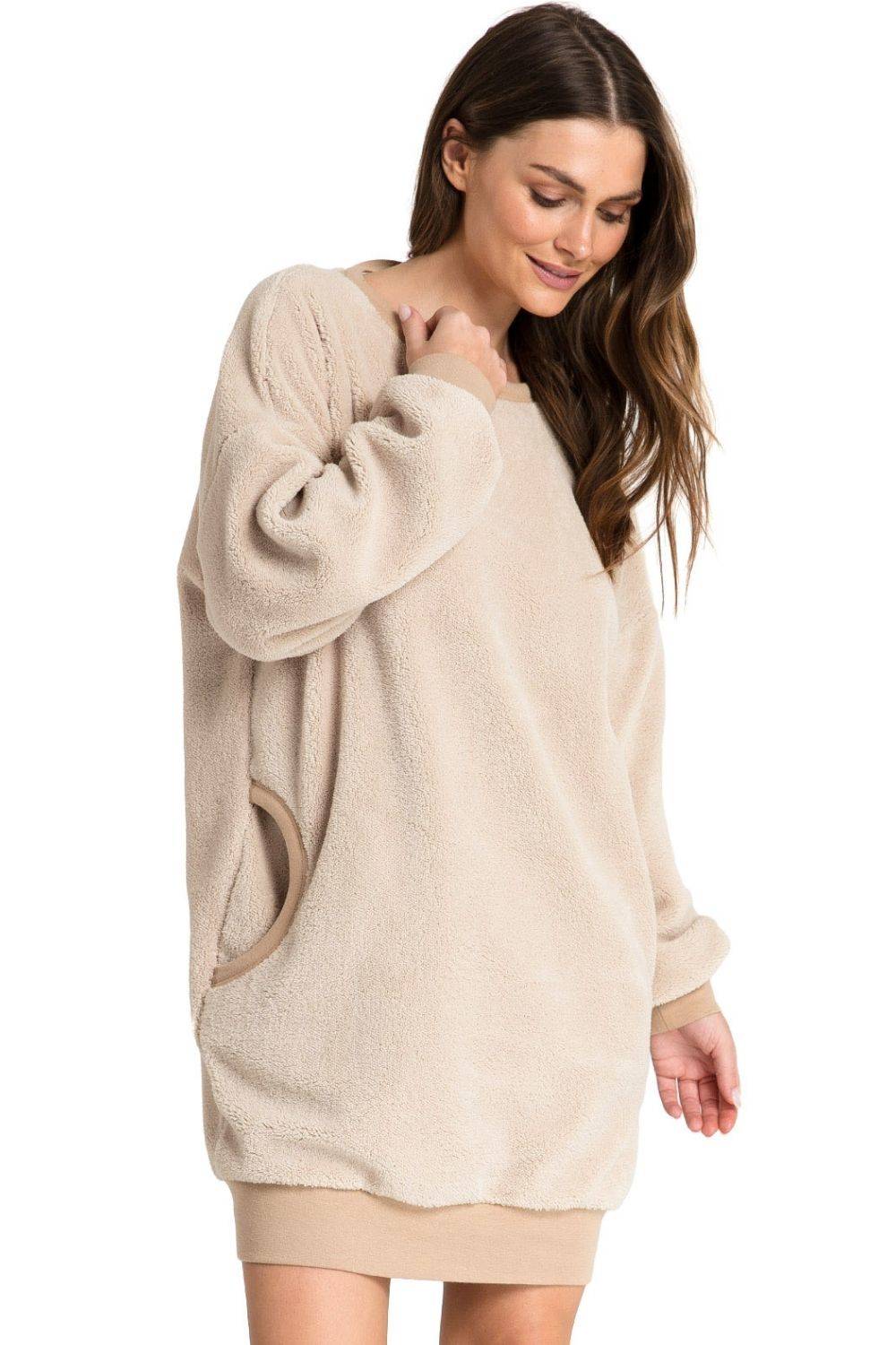 Pluszowa bluza-tunika oversize z dekoltem na plecach