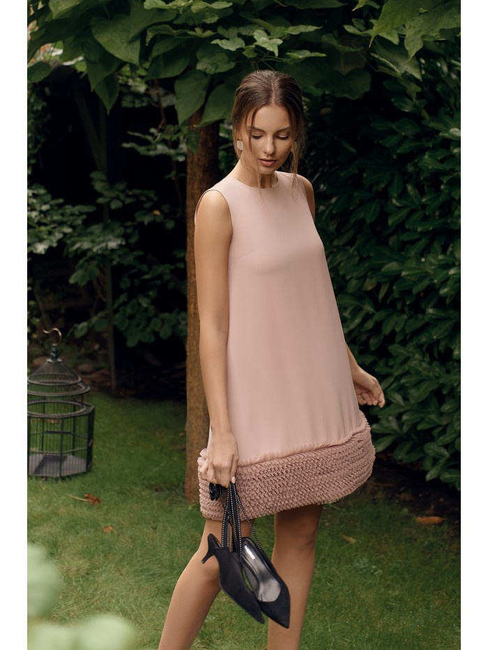 K038 Sukienka z pasem marszczonego tiulu - pudrowa