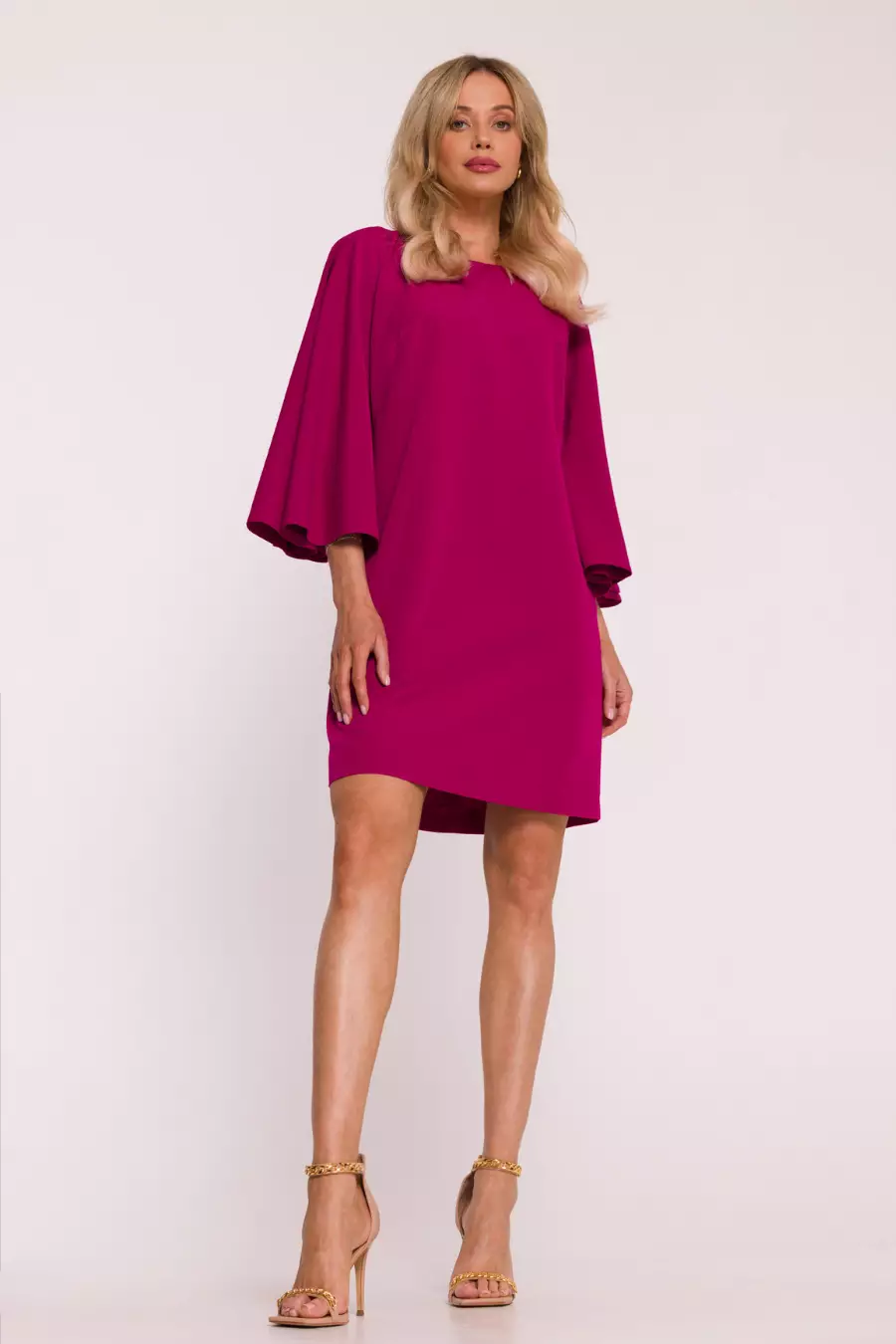 Elegancka sukienka trapezowa z bufiastymi rękawami fiolet