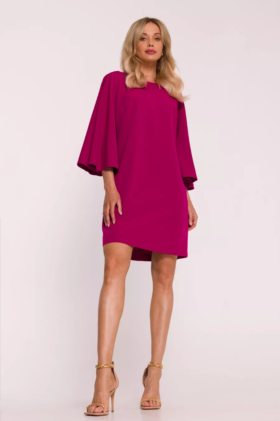 Elegancka sukienka trapezowa z bufiastymi rękawami fiolet