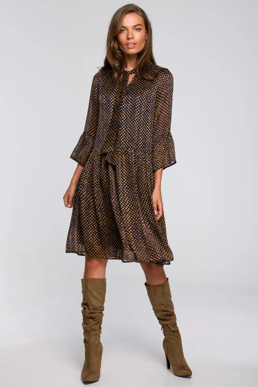 Sukienka rozkloszowana szyfonowa w groszki dekolt V granat