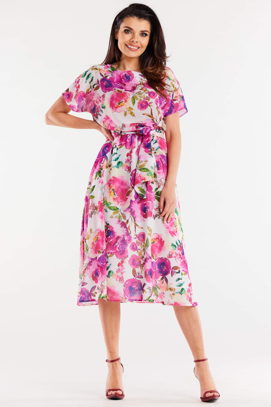 Zwiewna sukienka szyfonowa rozkloszowana w kwiaty