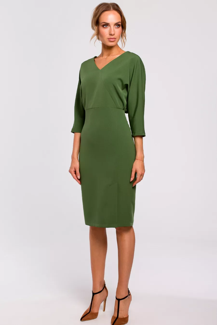Sukienka ołówkowa zbluzowana góra i dekolt V zielona